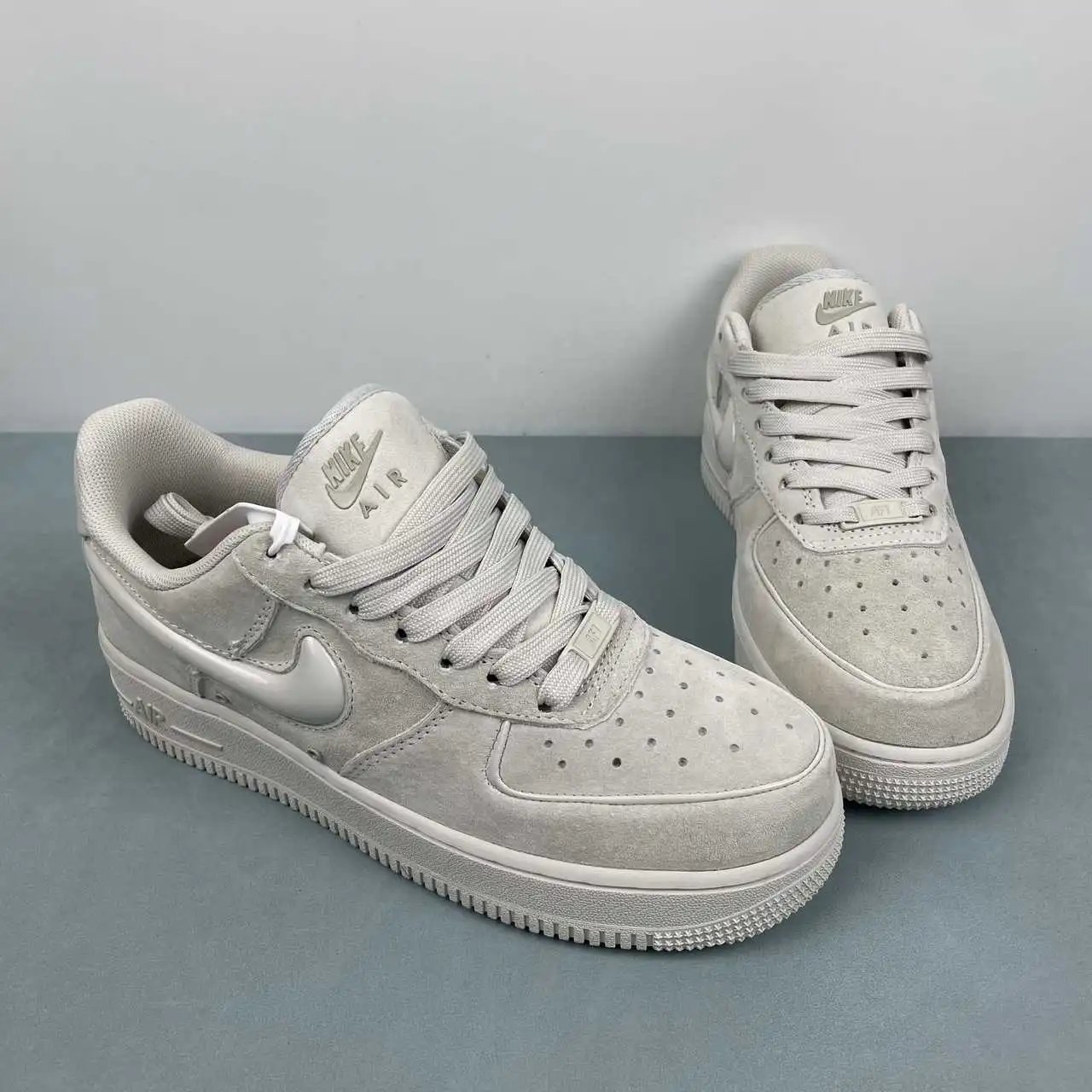 Nike Air Force 1 HV4406-001 thumbnail 2