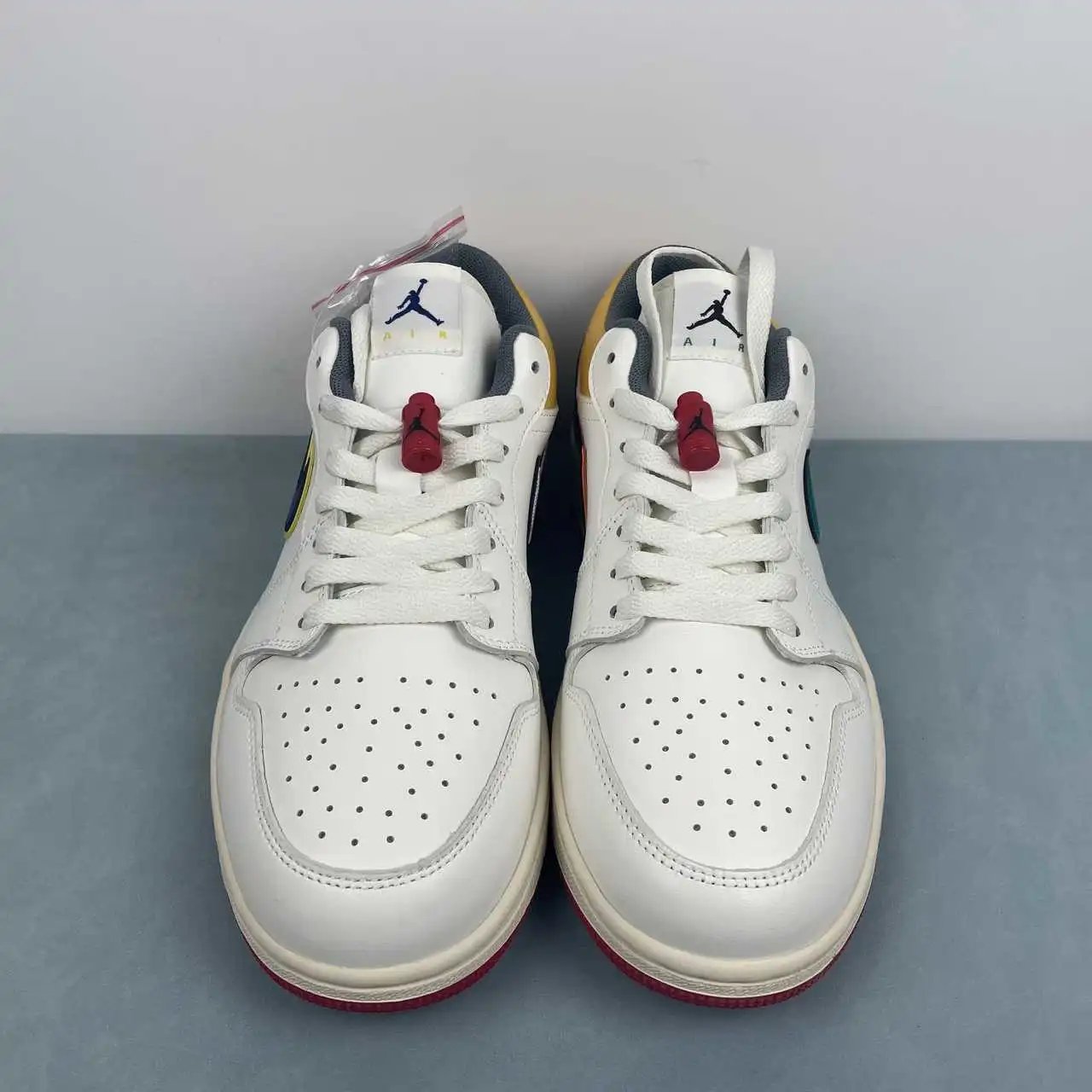 Air Jordan 1 Low HV4511-133 thumbnail 3