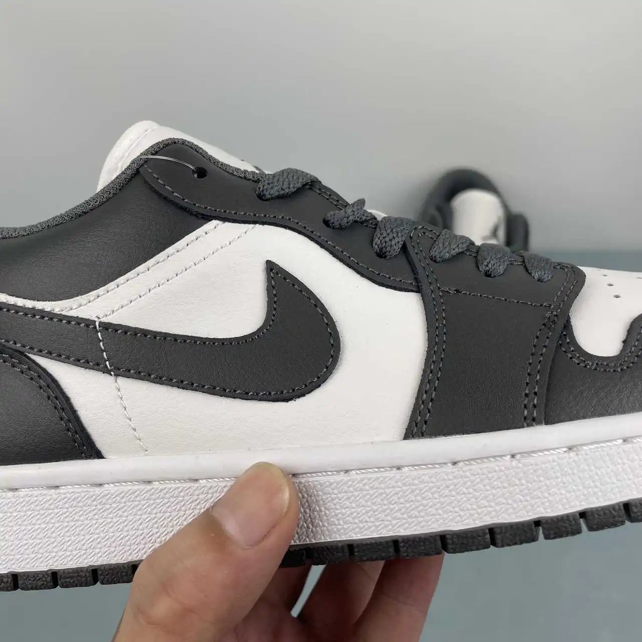 Air Jordan 1 Low 553558-044 9