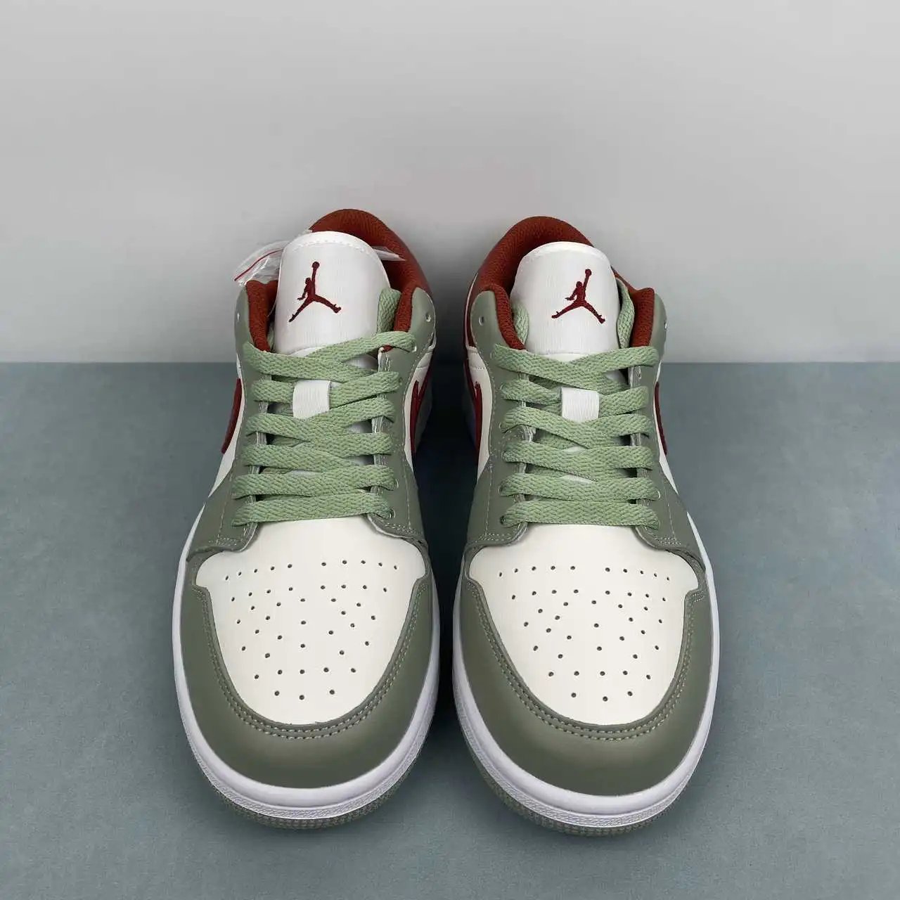 Air Jordan 1 Low 553558-133 thumbnail 3