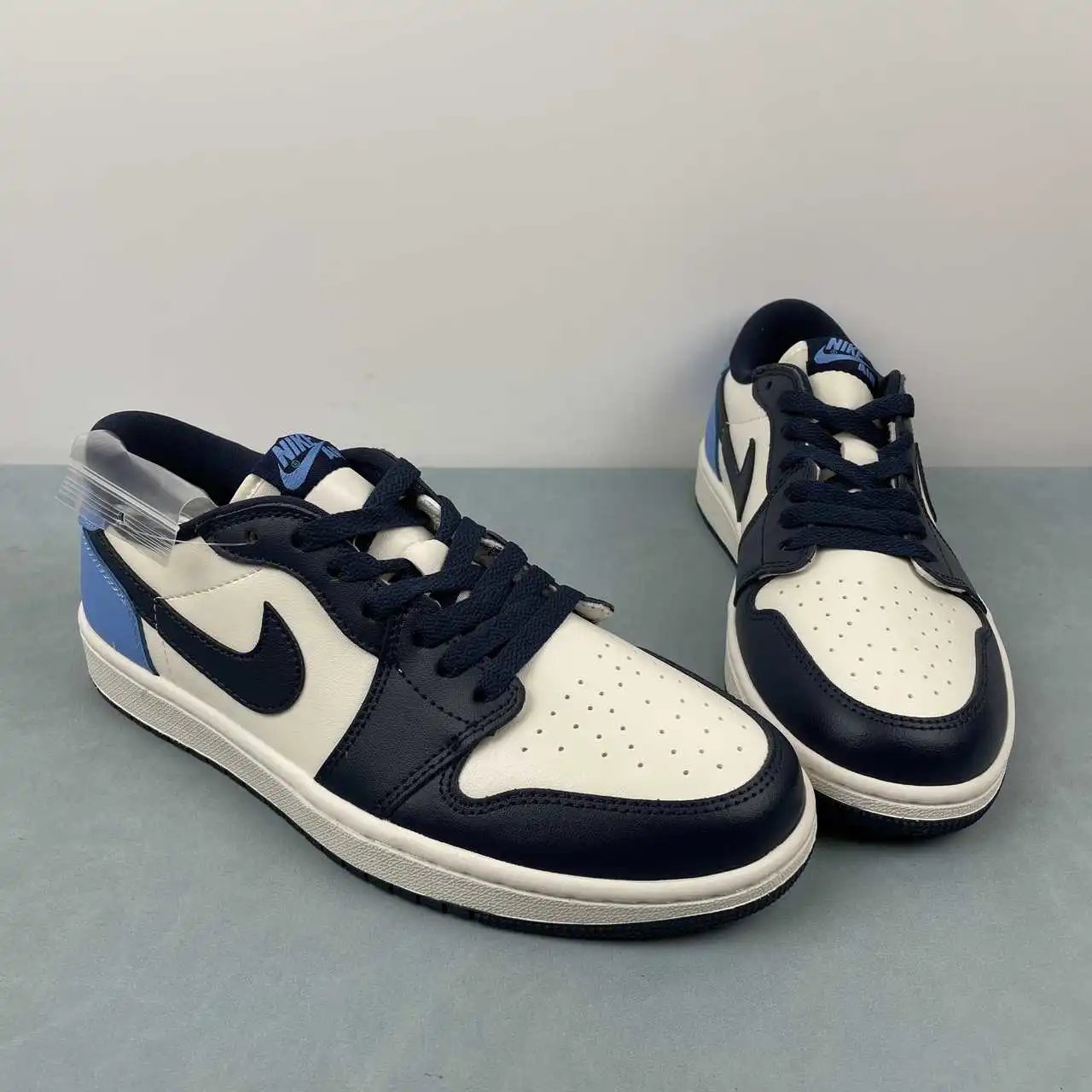 Air Jordan 1 Low CZ0790-400 thumbnail 2