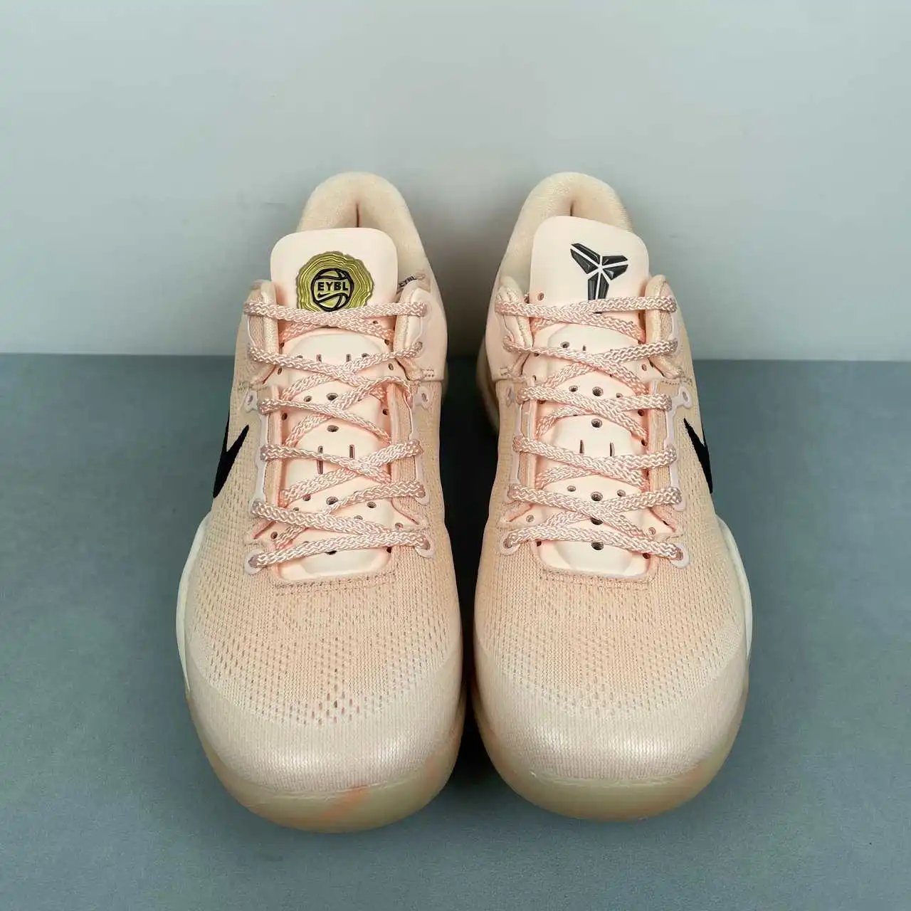 Nike Kobe HQ3138-800 thumbnail 3