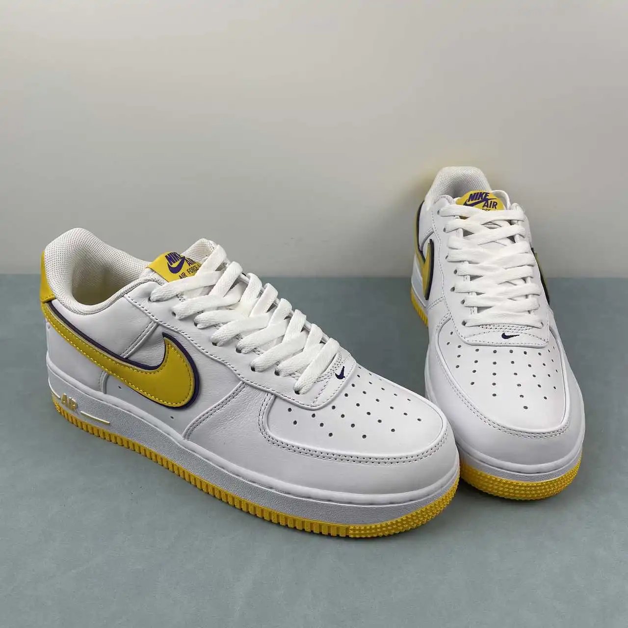 Nike Air Force 1 FZ1151-100 thumbnail 2