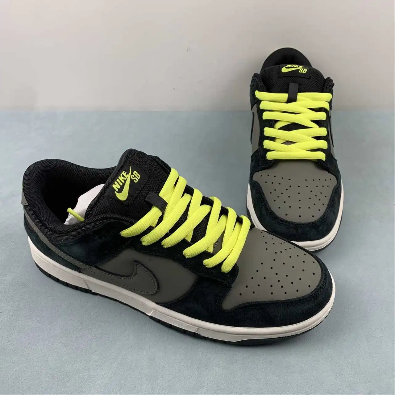 Nike Dunk Low 504750-078 thumbnail 2