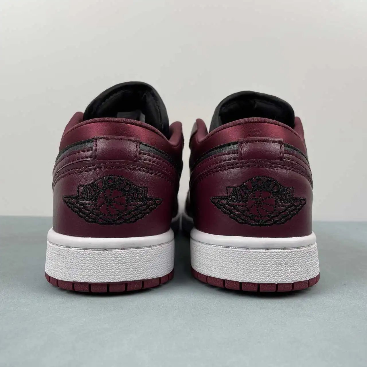 Air Jordan 1 Low DB6491-600 thumbnail 4