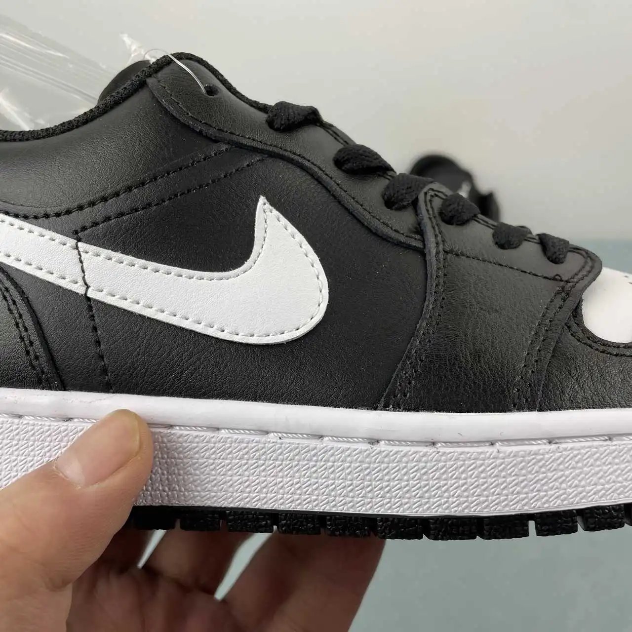 Air Jordan 1 Low 553558-043 9