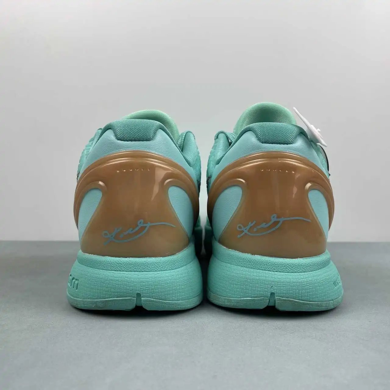 Nike Kobe IQ5774-300 thumbnail 4
