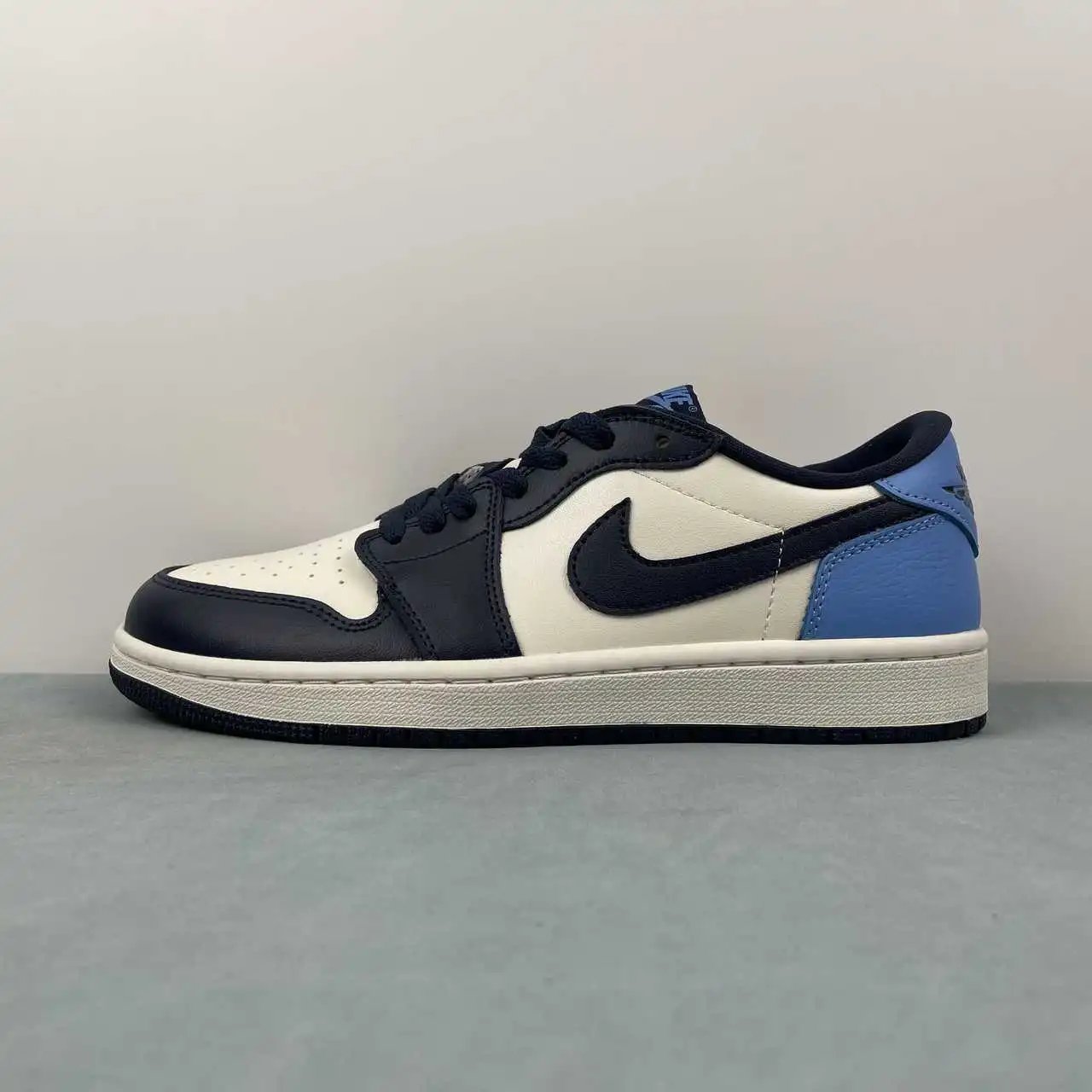 Air Jordan 1 Low CZ0790-400 5