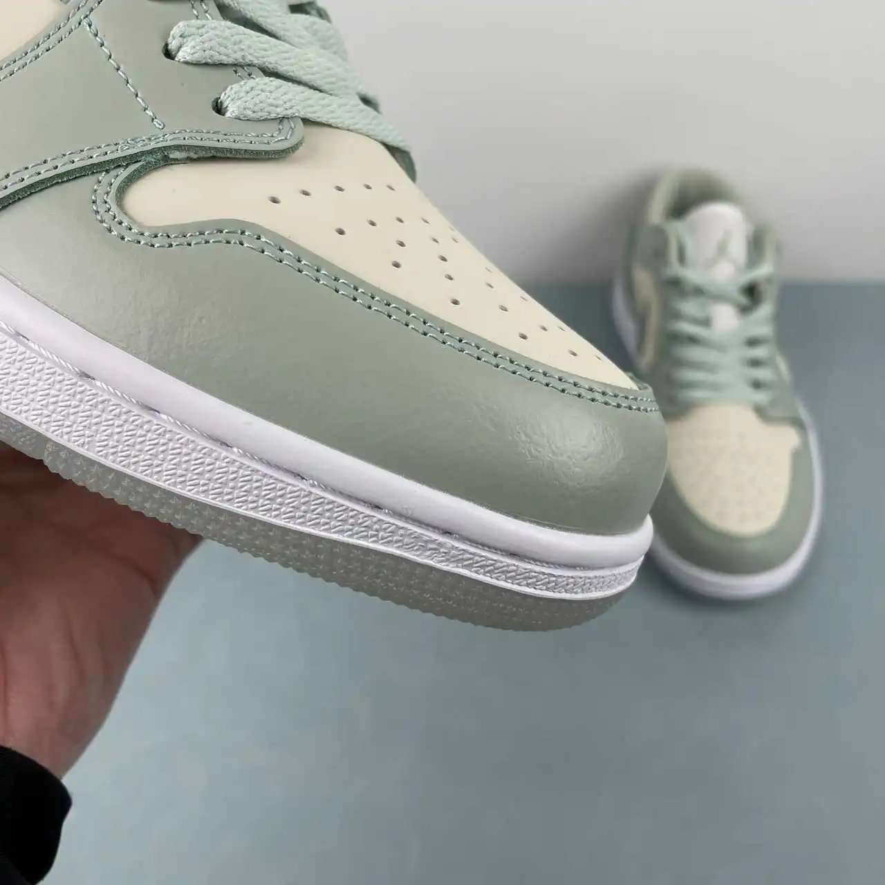 Air Jordan 1 Low HF4078-100 7
