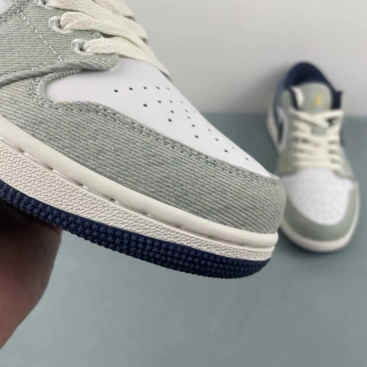 Air Jordan 1 Low IH0648-141 7