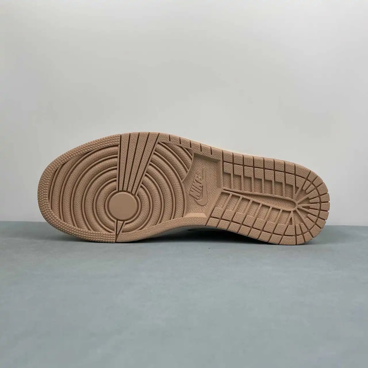 Air Jordan 1 Low DC0774-130 11
