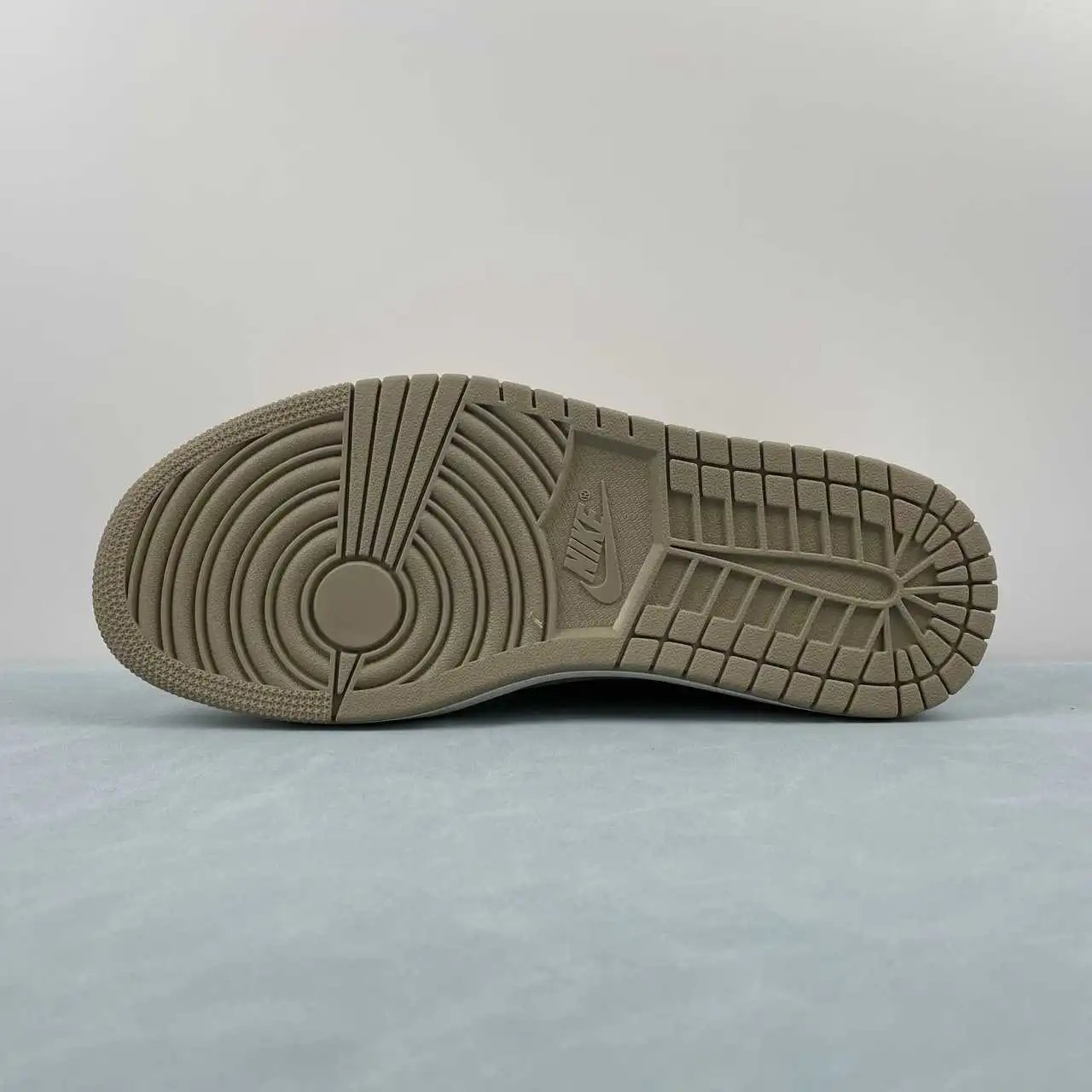 Air Jordan 1 Low DJ4137-701 11