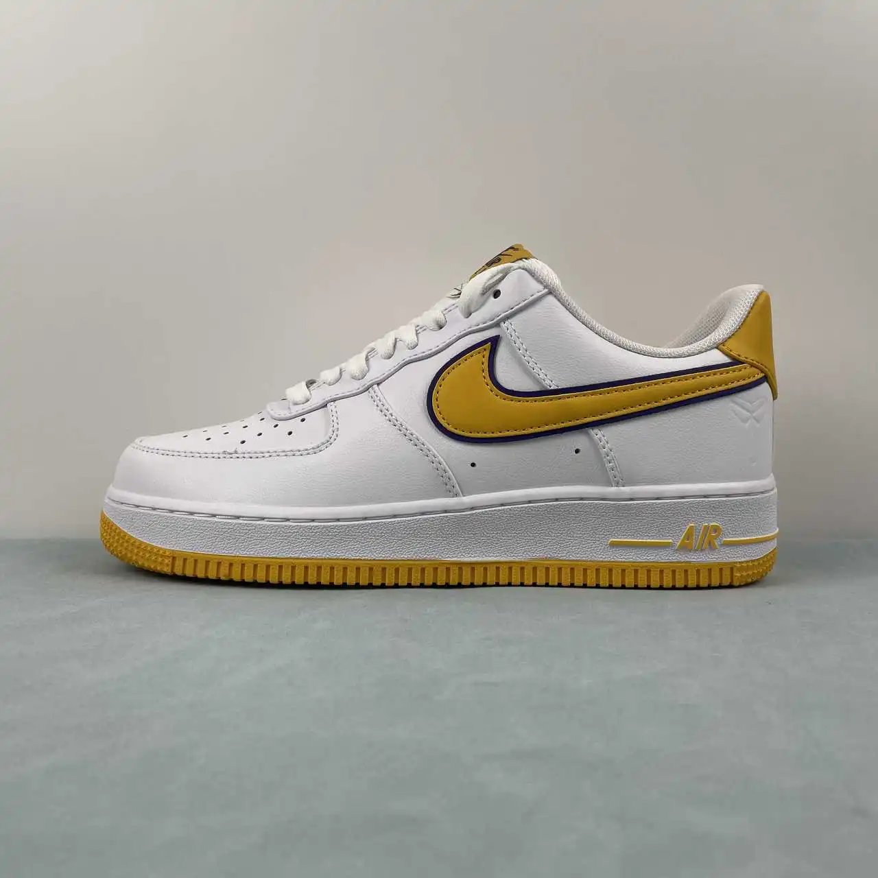 Nike Air Force 1 FZ1151-100 thumbnail 4