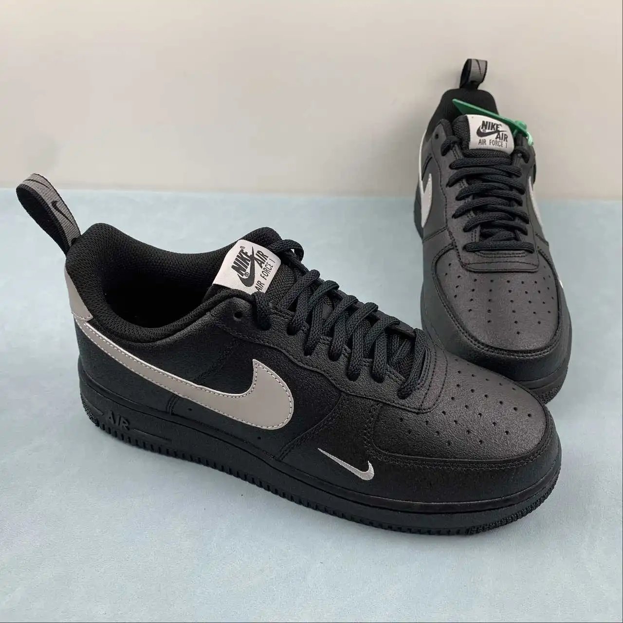 Nike Air Force 1 DX8967-001 thumbnail 2