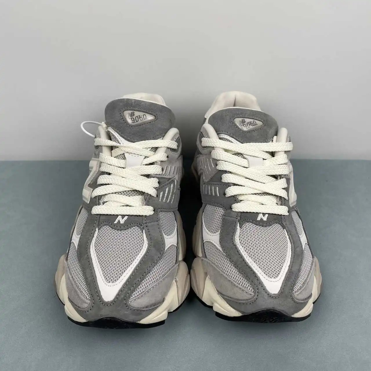 New Balance 9060 U9060EEE thumbnail 3