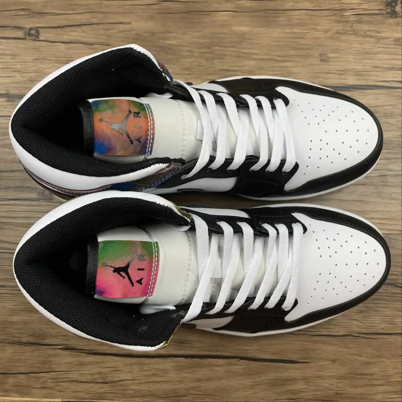 AJ1 Mid Heat-Sensitive Limited Edition – DM7802-100 thumbnail 4