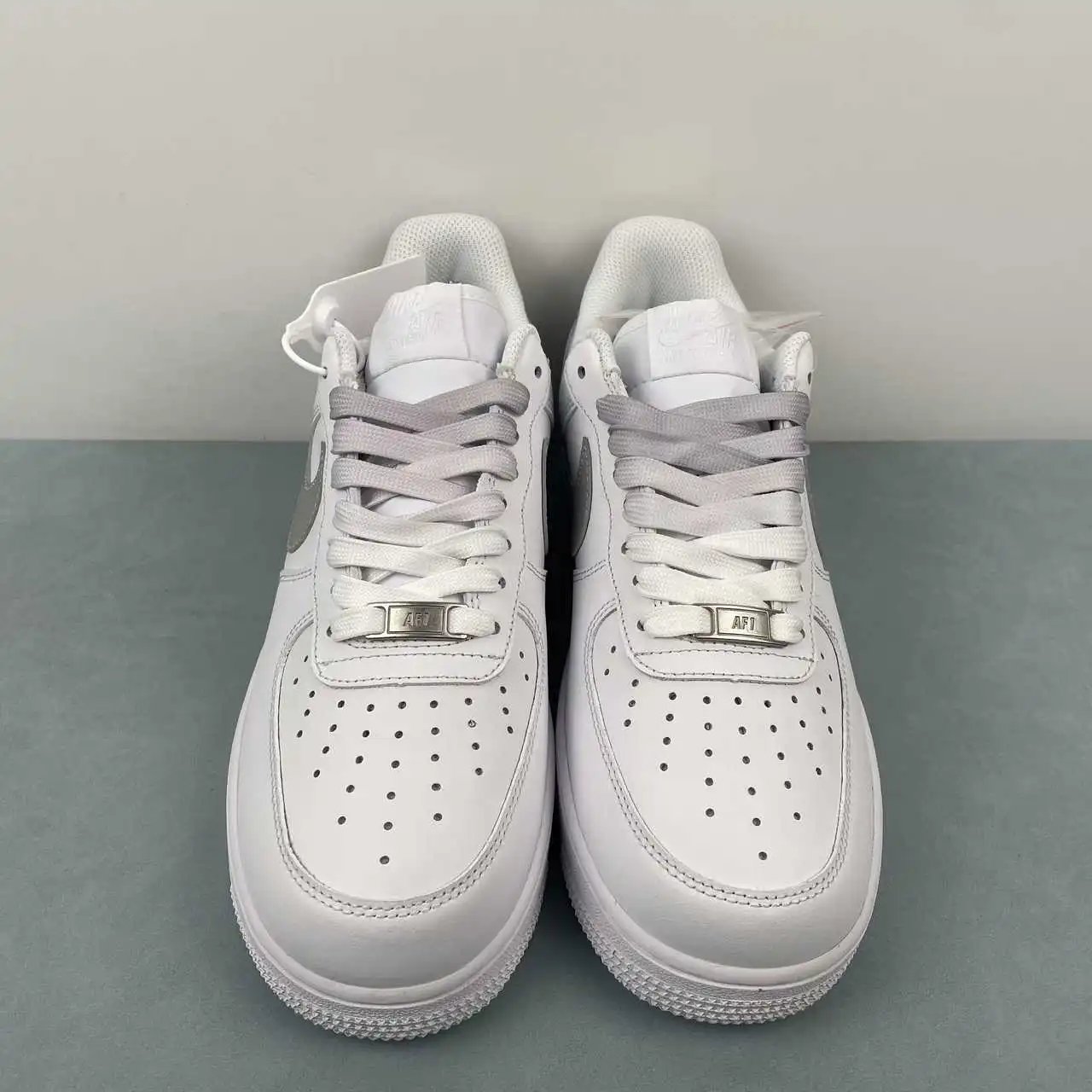 Nike Air Force 1 FN0366-102 thumbnail 3