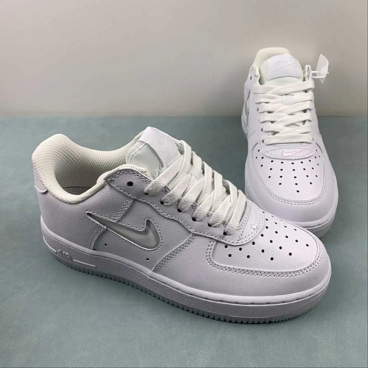 Nike Air Force 1 FN5924-100 thumbnail 2