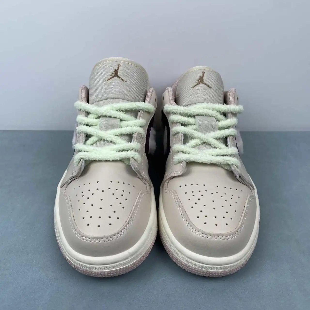 Air Jordan 1 Low Fz3928-200 thumbnail 3