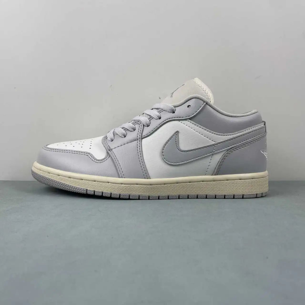 Air Jordan 1 Low DC0774-103 5