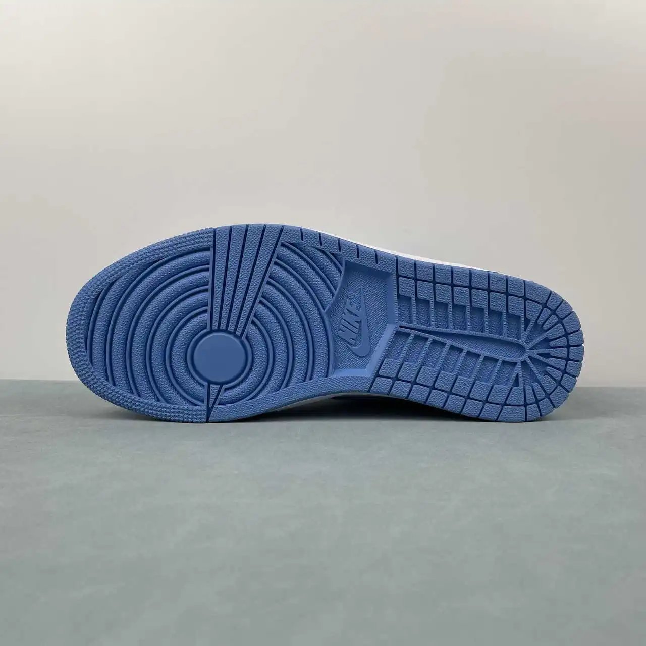Air Jordan 1 Low FZ3929-114 11