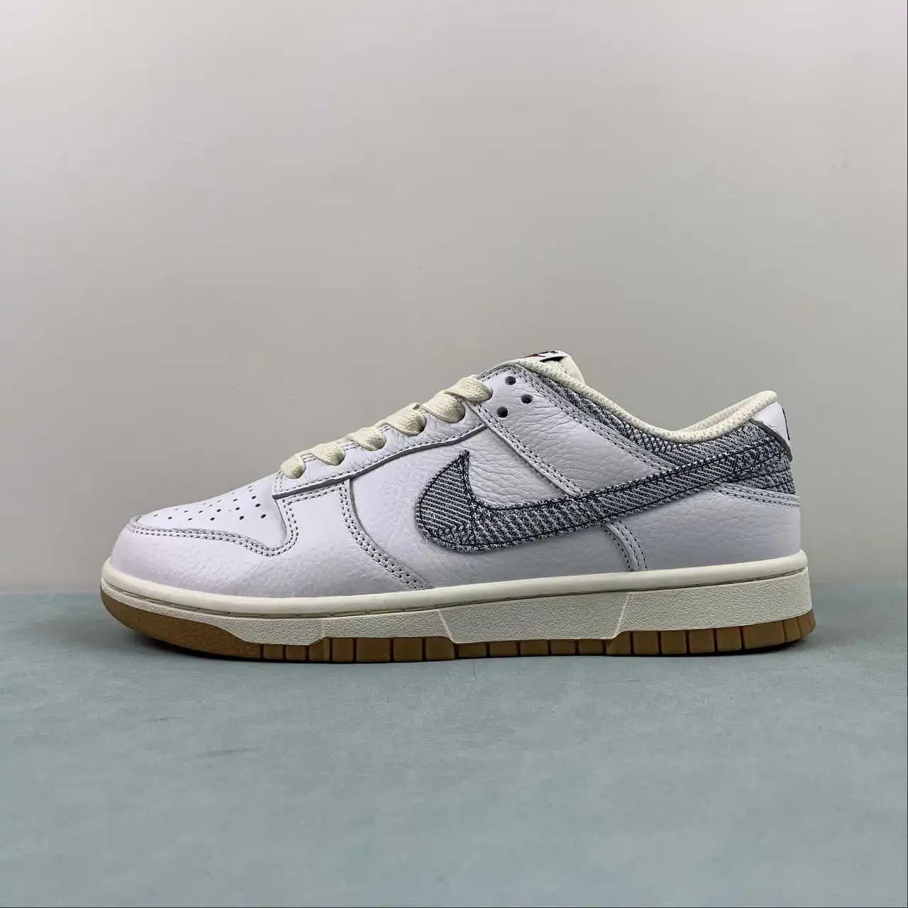 Nike Dunk Low FN6881-100 thumbnail 4