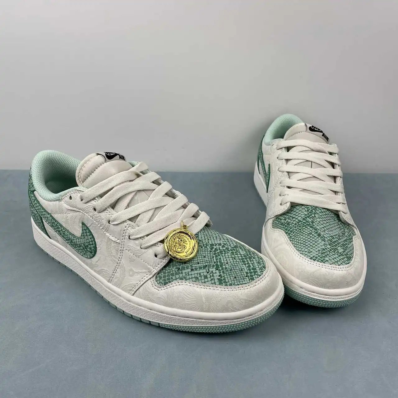 Air Jordan 1 Low HF3144-100 thumbnail 2