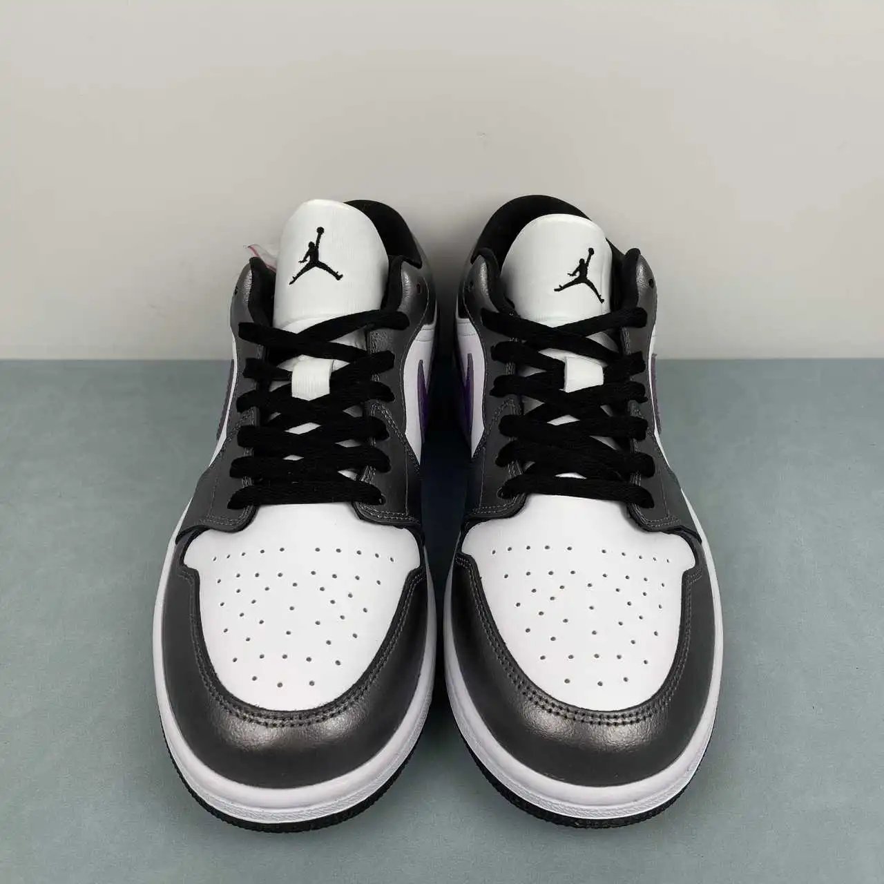 Air Jordan 1 Low HJ5910-105 thumbnail 3
