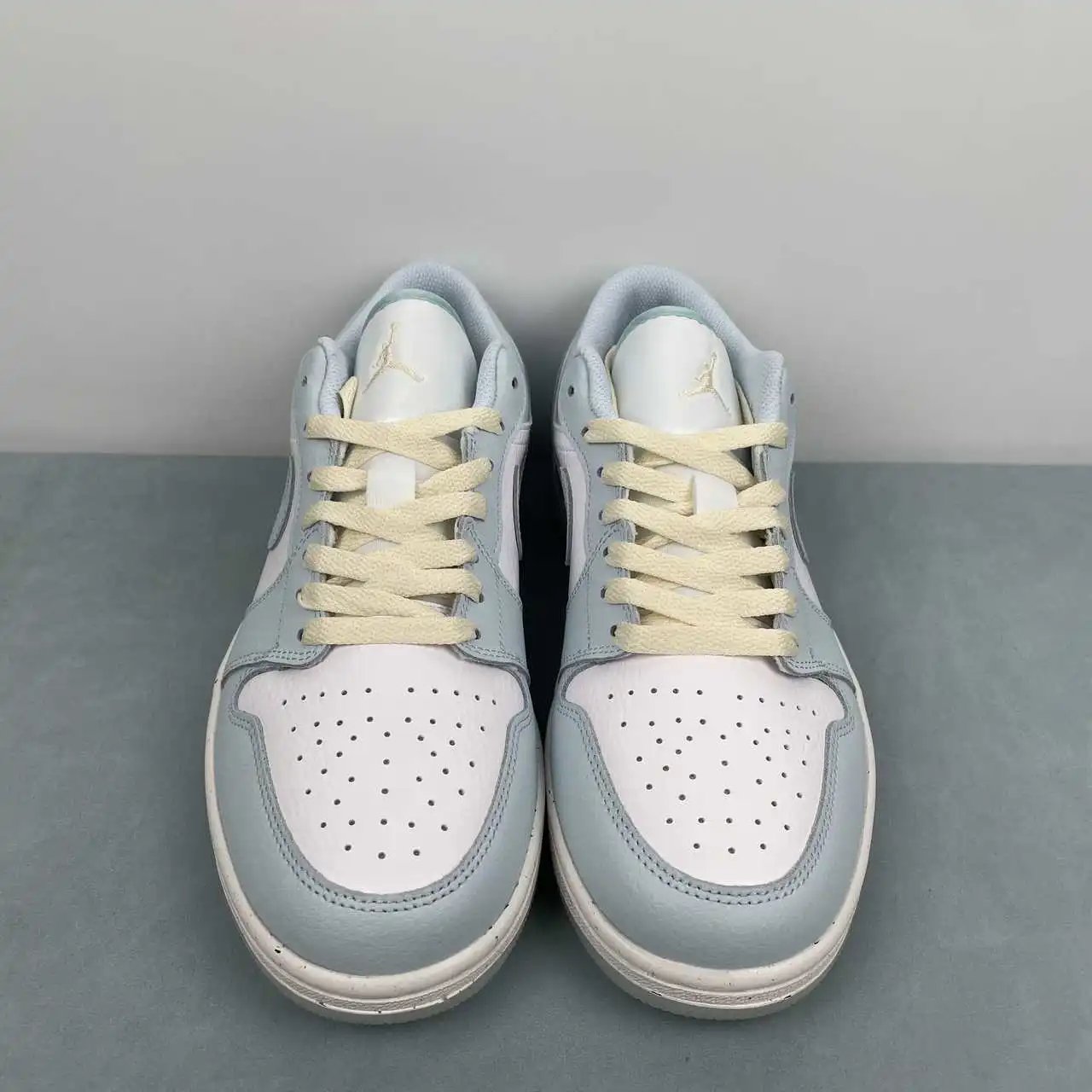 Air Jordan 1 Low HJ5999-400 thumbnail 3