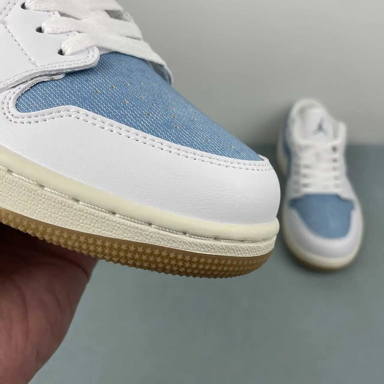 Air Jordan 1 Low HQ2004-400 7