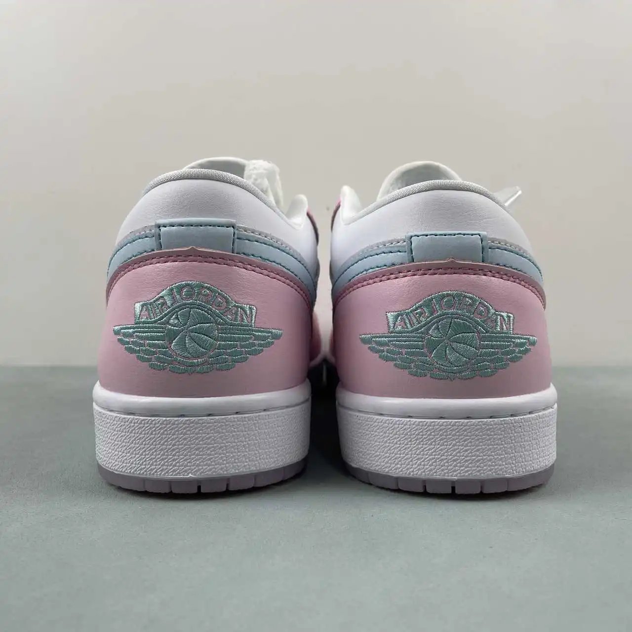 Air Jordan 1 Low HM3706-141 thumbnail 4