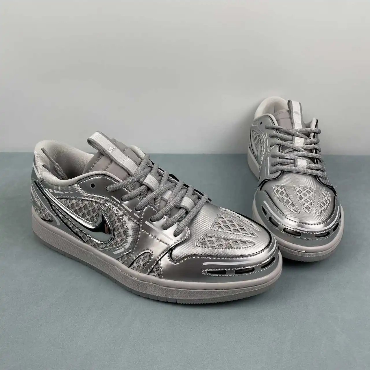 Air Jordan 1 Low HQ2186-002 thumbnail 2