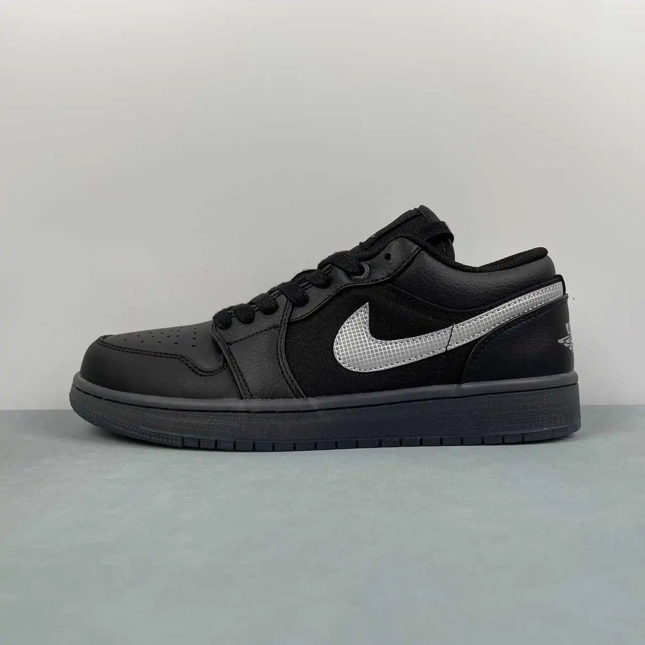 Air Jordan 1 Low HV5968-001 5