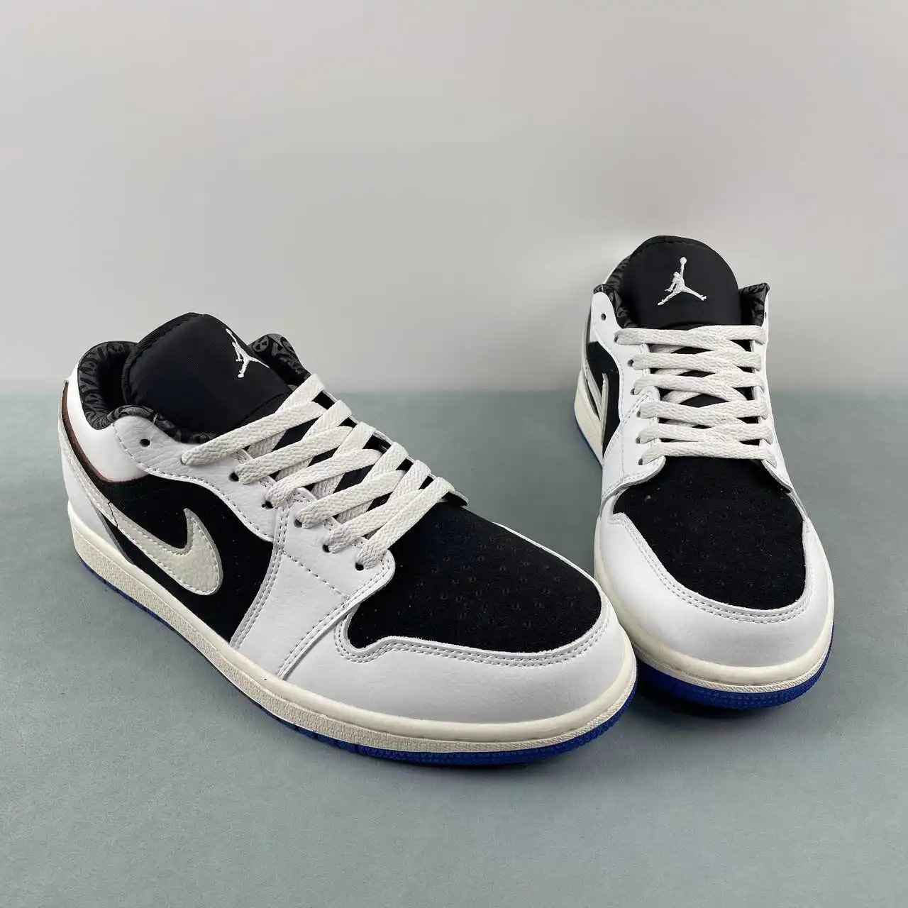 Air Jordan 1 Low HQ0764-001 thumbnail 2
