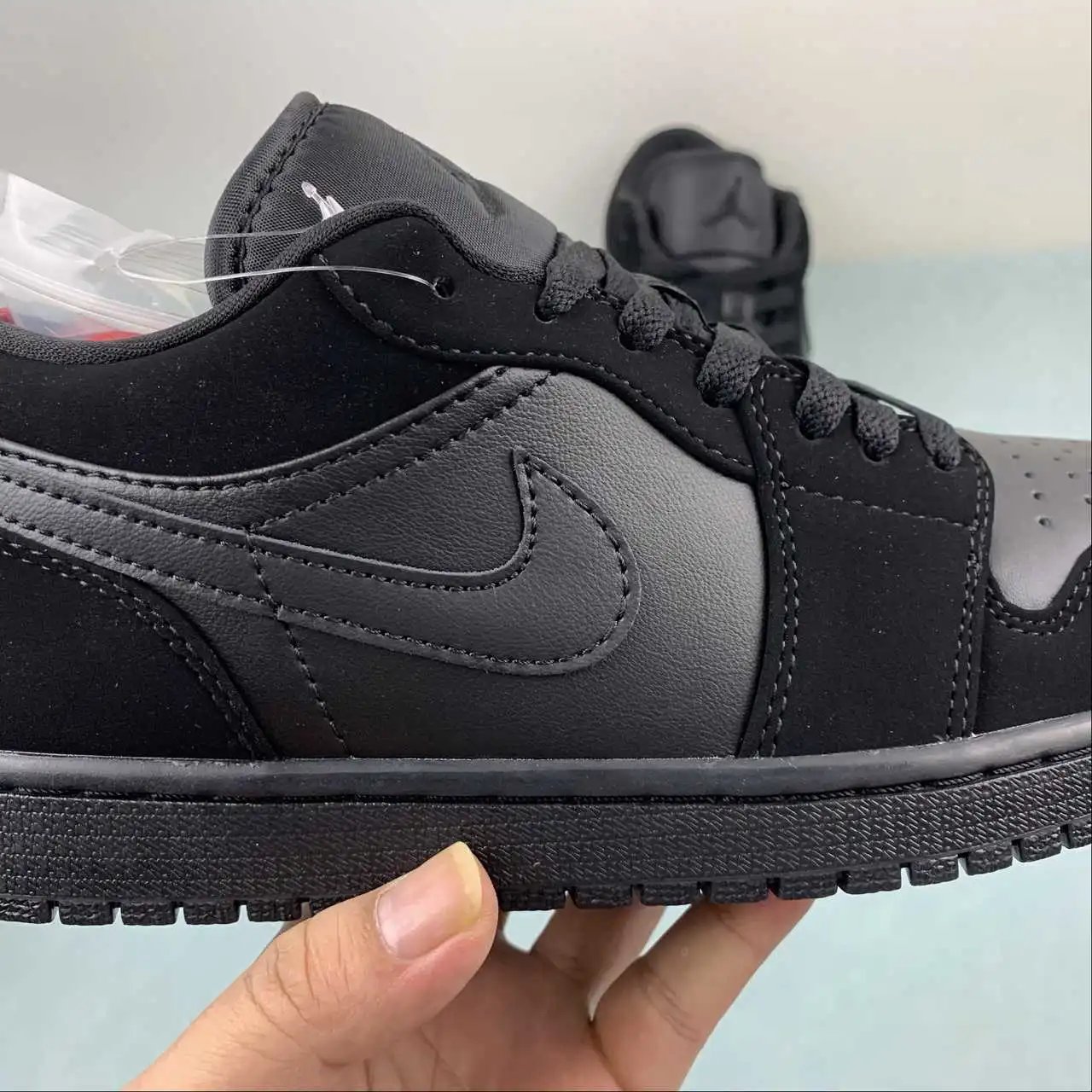Air Jordan 1 Low 553558-025 9