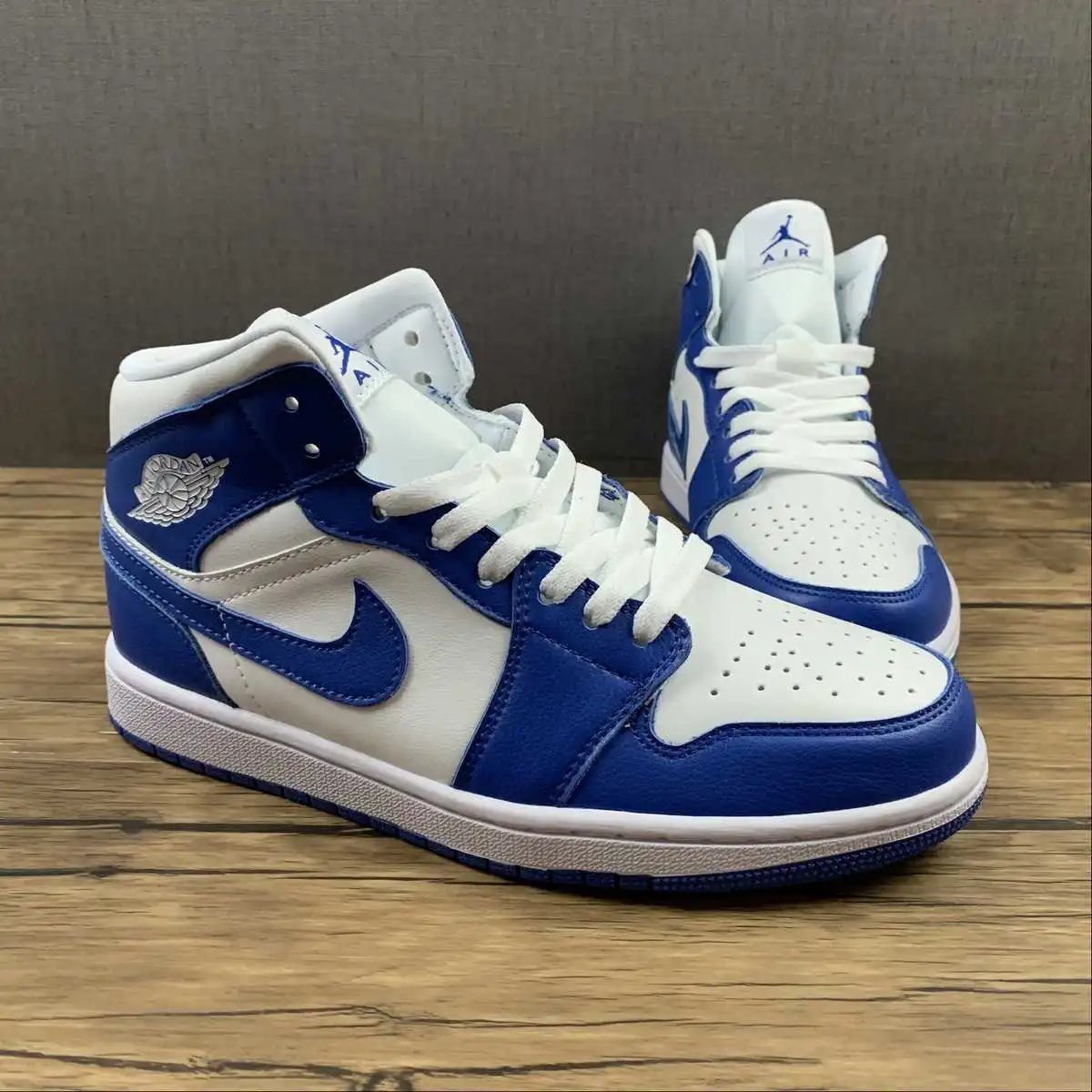 AJ1 Mid White Blue – BQ6472-104 thumbnail 2