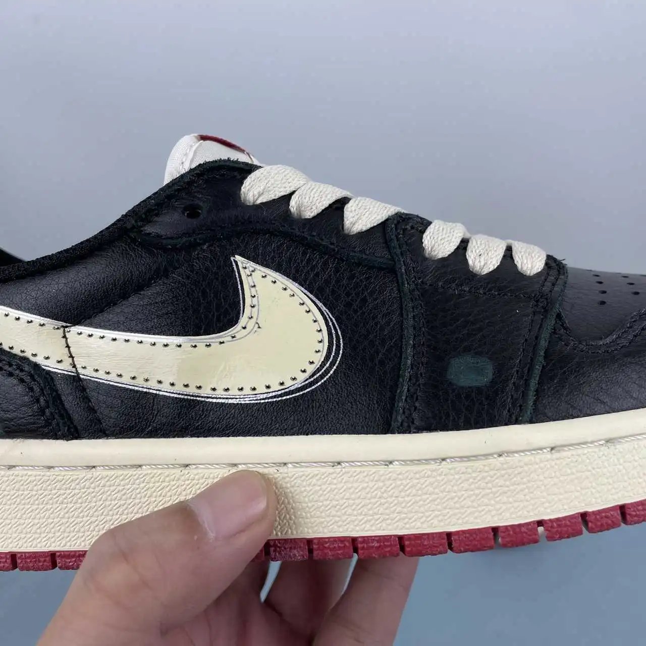 Air Jordan 1 Low IB8958-001 9