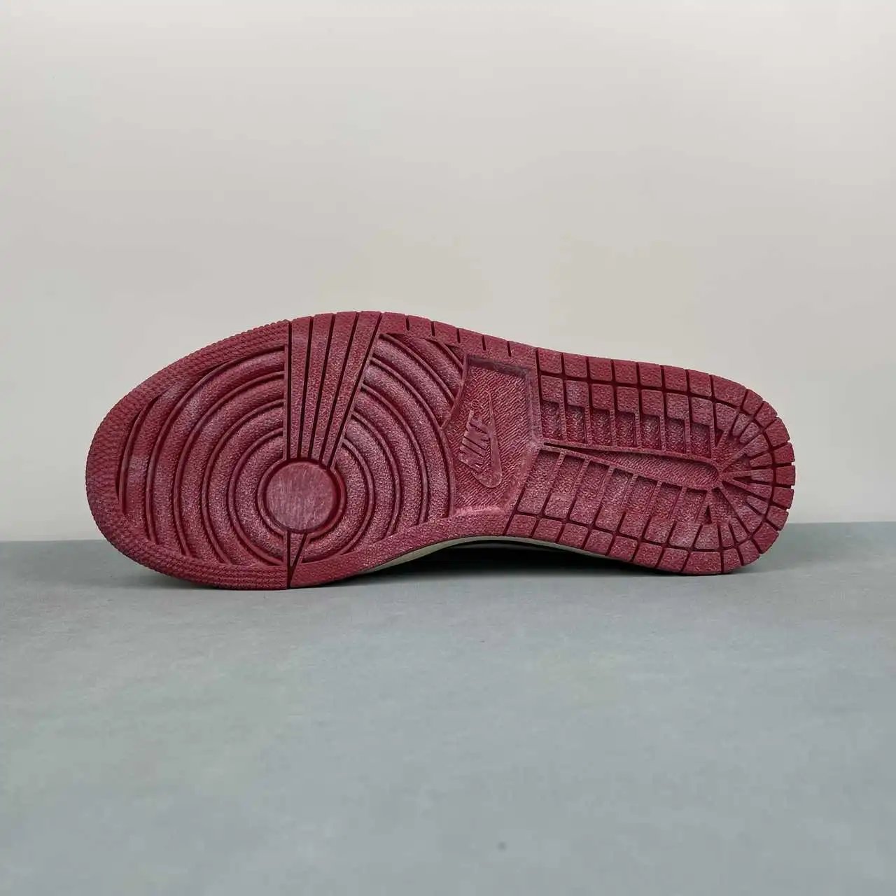 Air Jordan 1 Low IB8958-001 11
