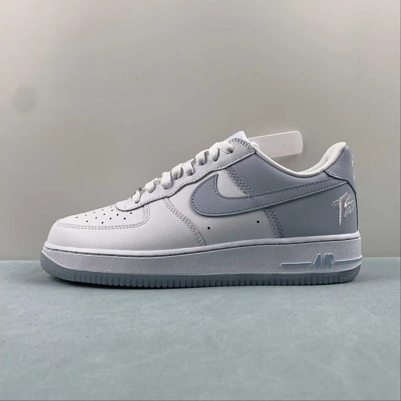Nike Air Force 1 FJ5755-100 thumbnail 4