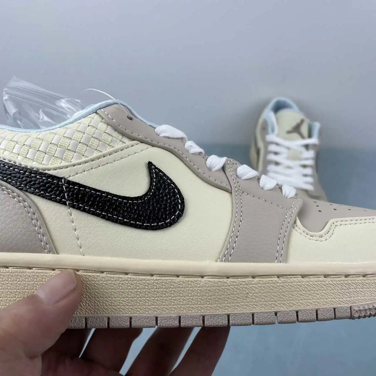 Air Jordan 1 Low HQ3440-101 9