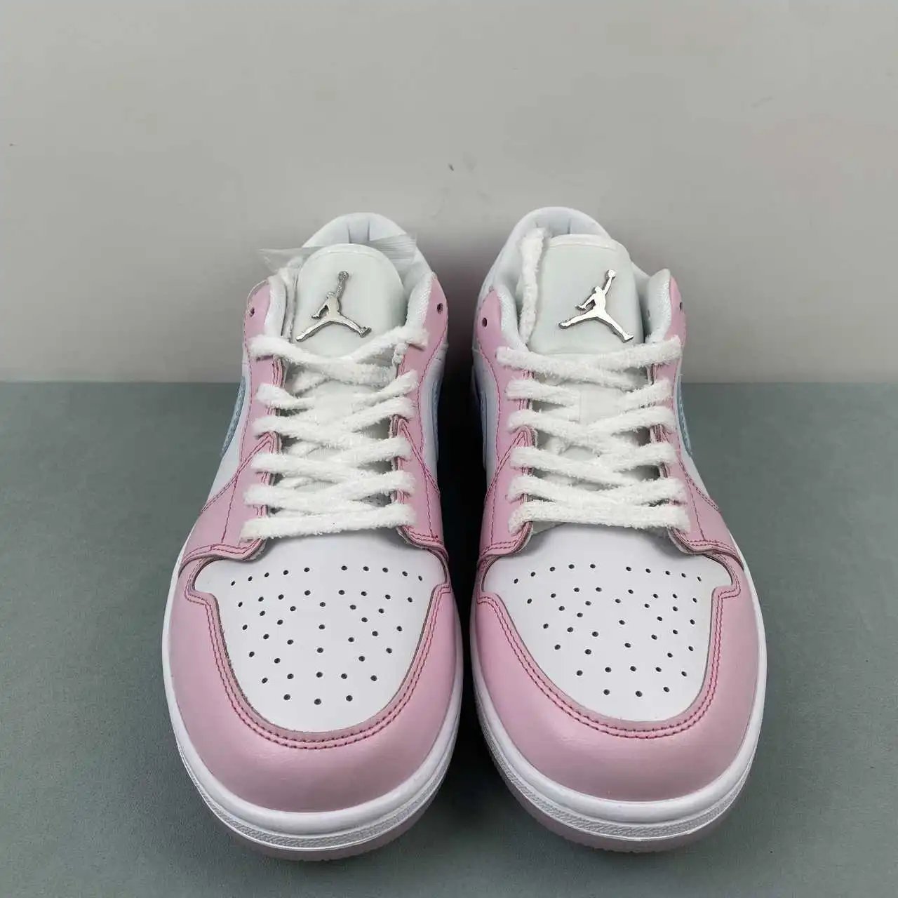 Air Jordan 1 Low HM3706-141 thumbnail 3