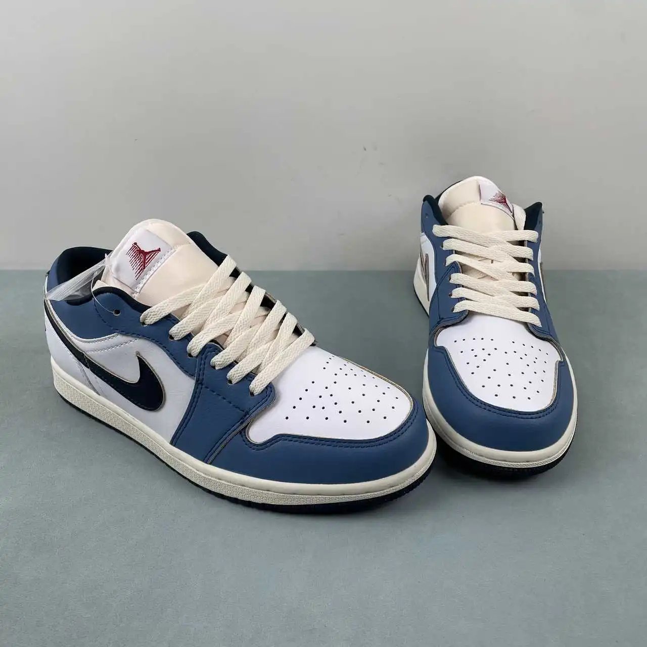 Air Jordan 1 Low HM3711-144 thumbnail 2