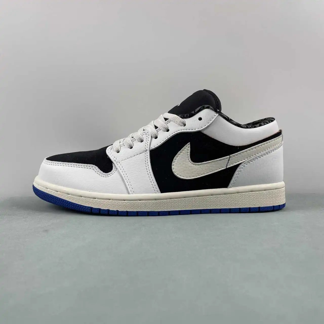 Air Jordan 1 Low HQ0764-001 5