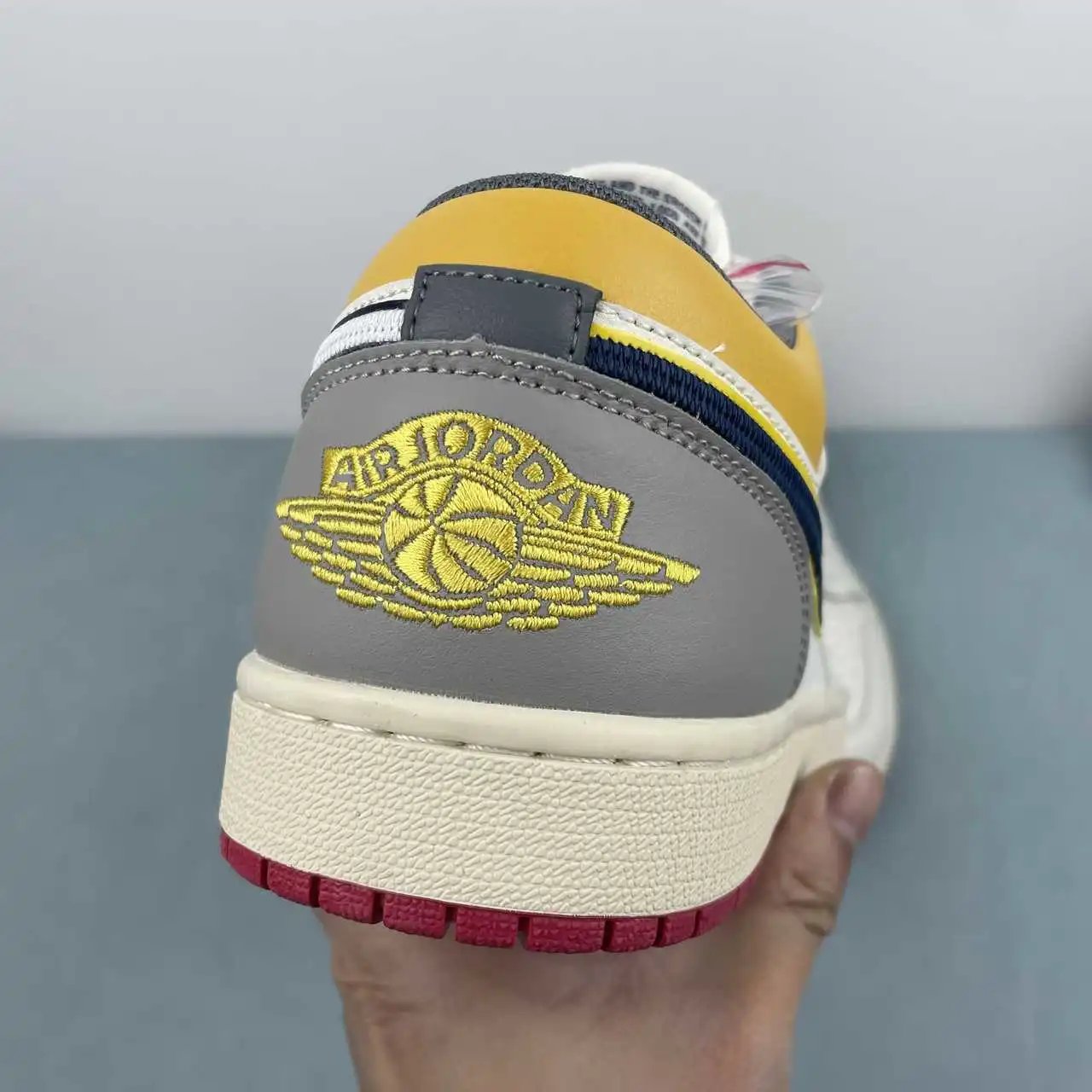 Air Jordan 1 Low HV4511-133 8