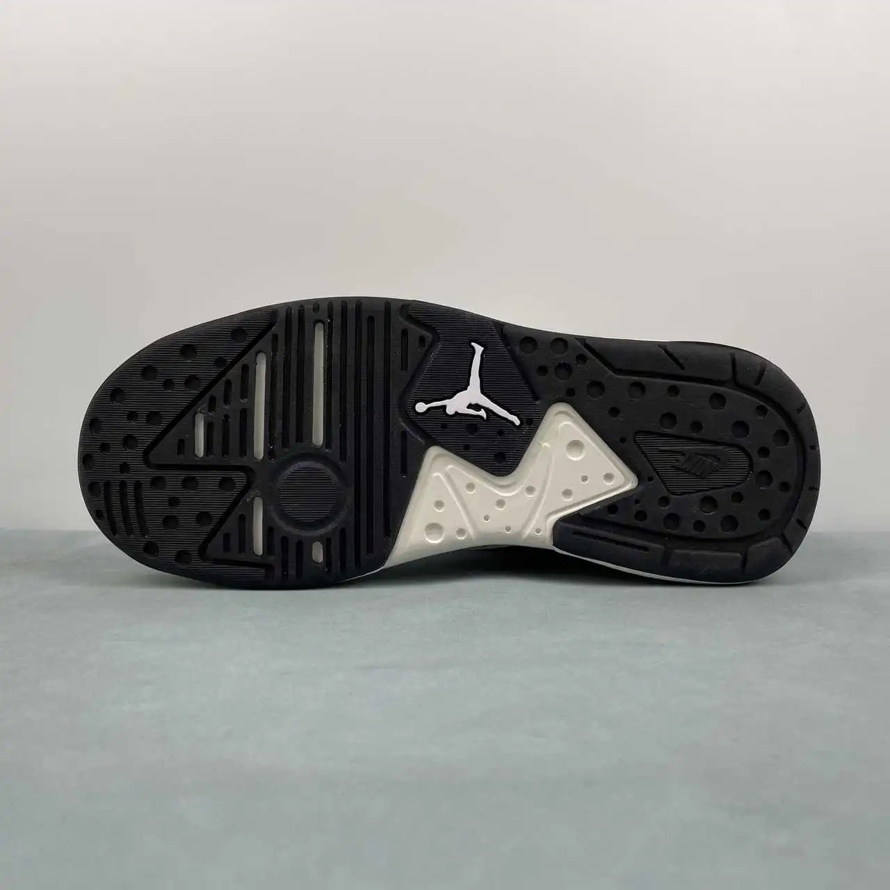 Air Jordan CMFT Era HJ6777-100 11