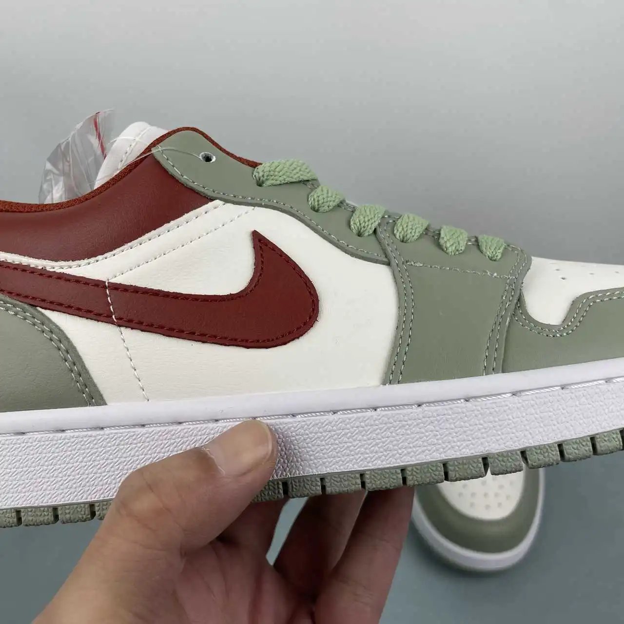Air Jordan 1 Low 553558-133 9