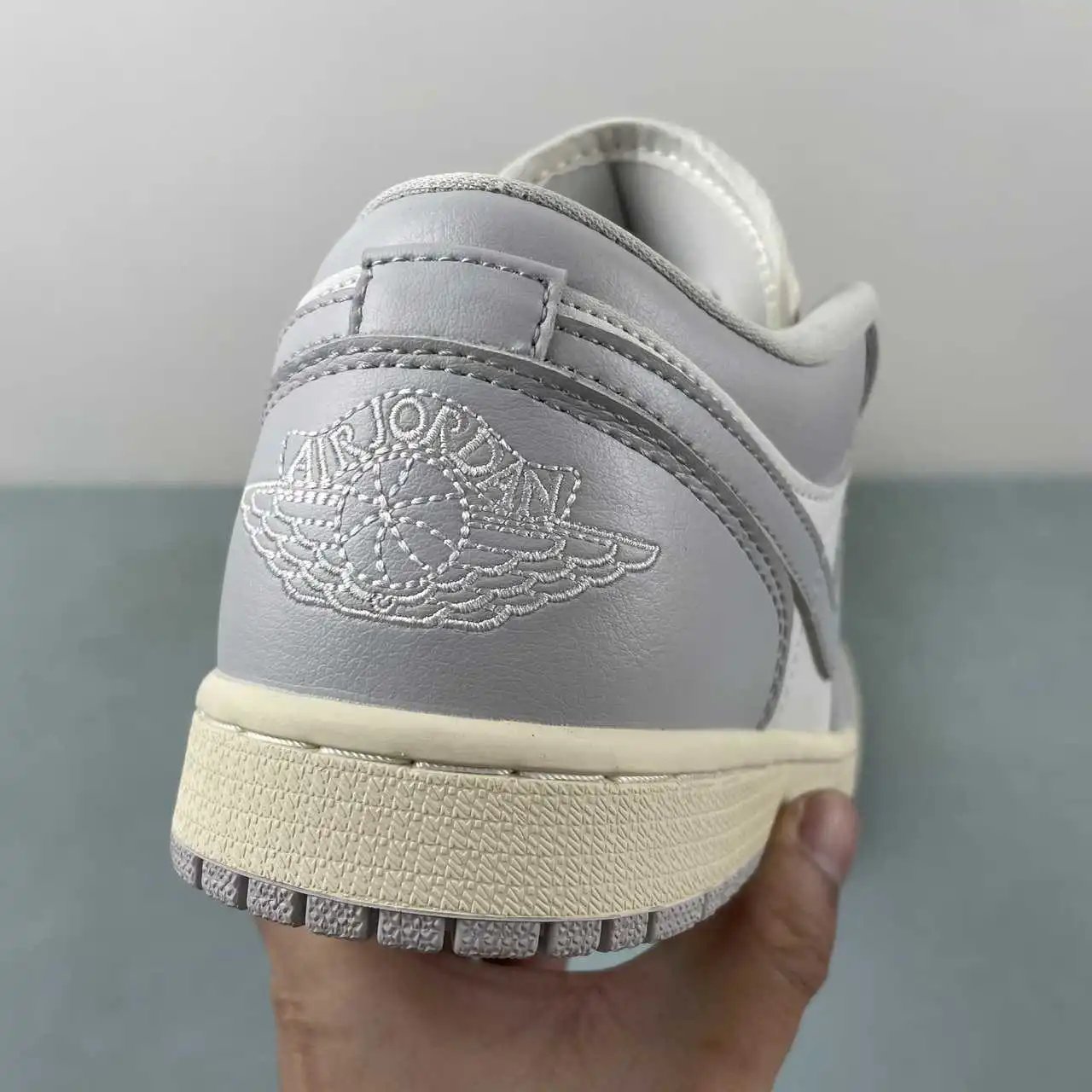 Air Jordan 1 Low DC0774-103 8