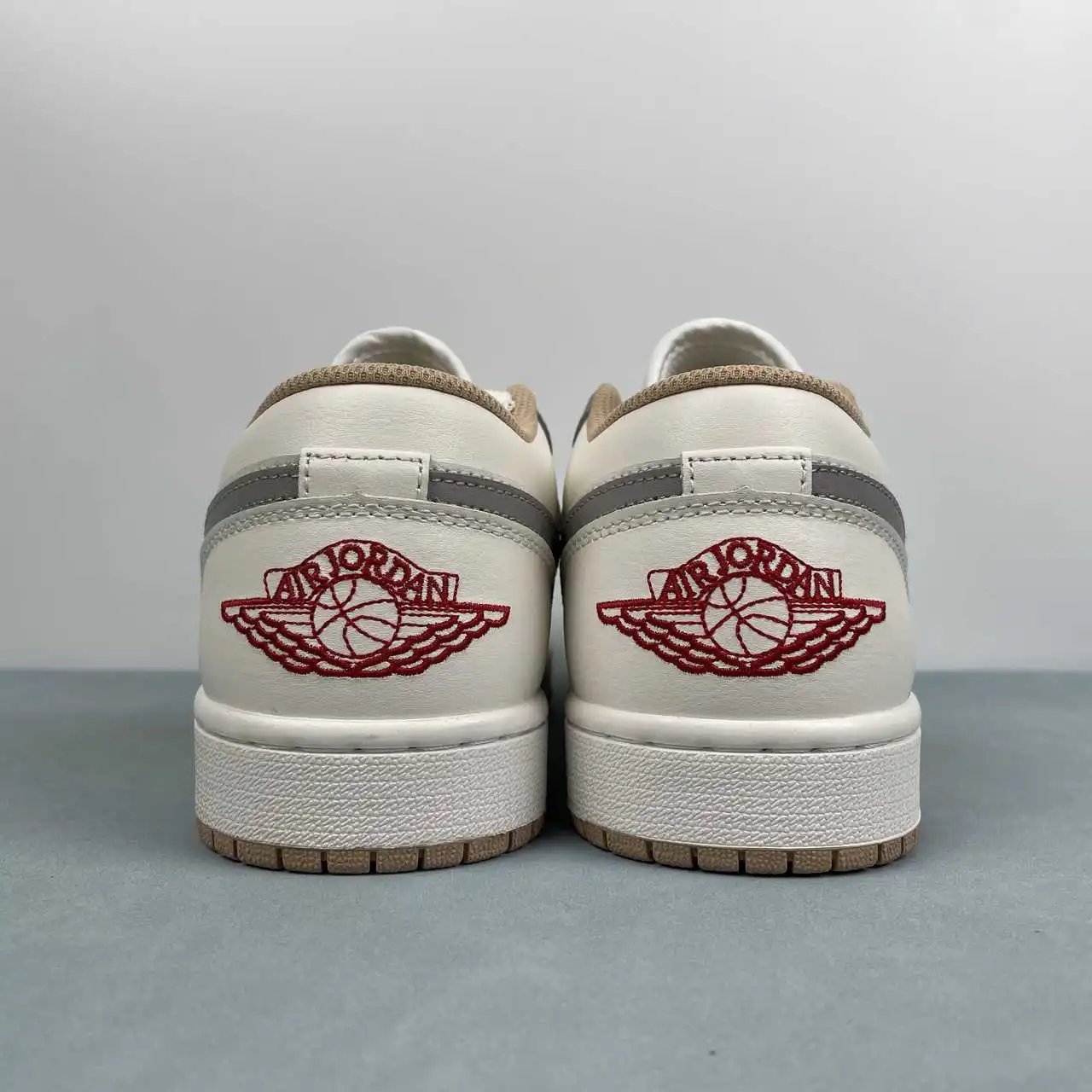 Air Jordan 1 Low 553558-169 thumbnail 4