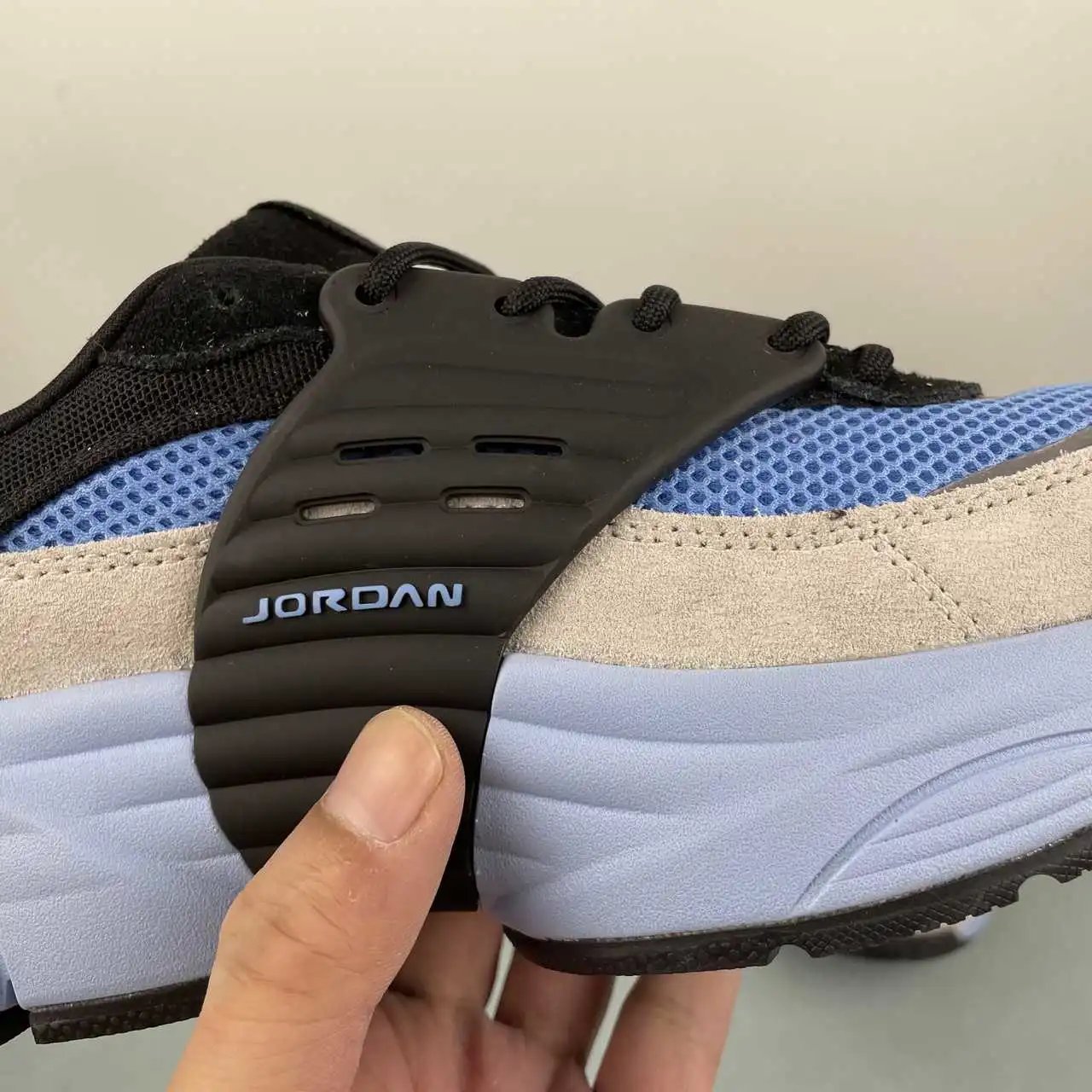 Air Jordan IB3722-402 9