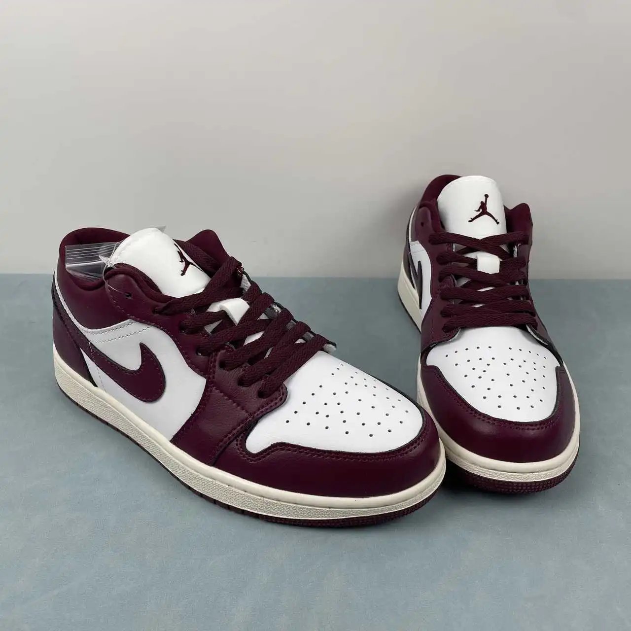 Air Jordan 1 Low DC0774-161 thumbnail 2